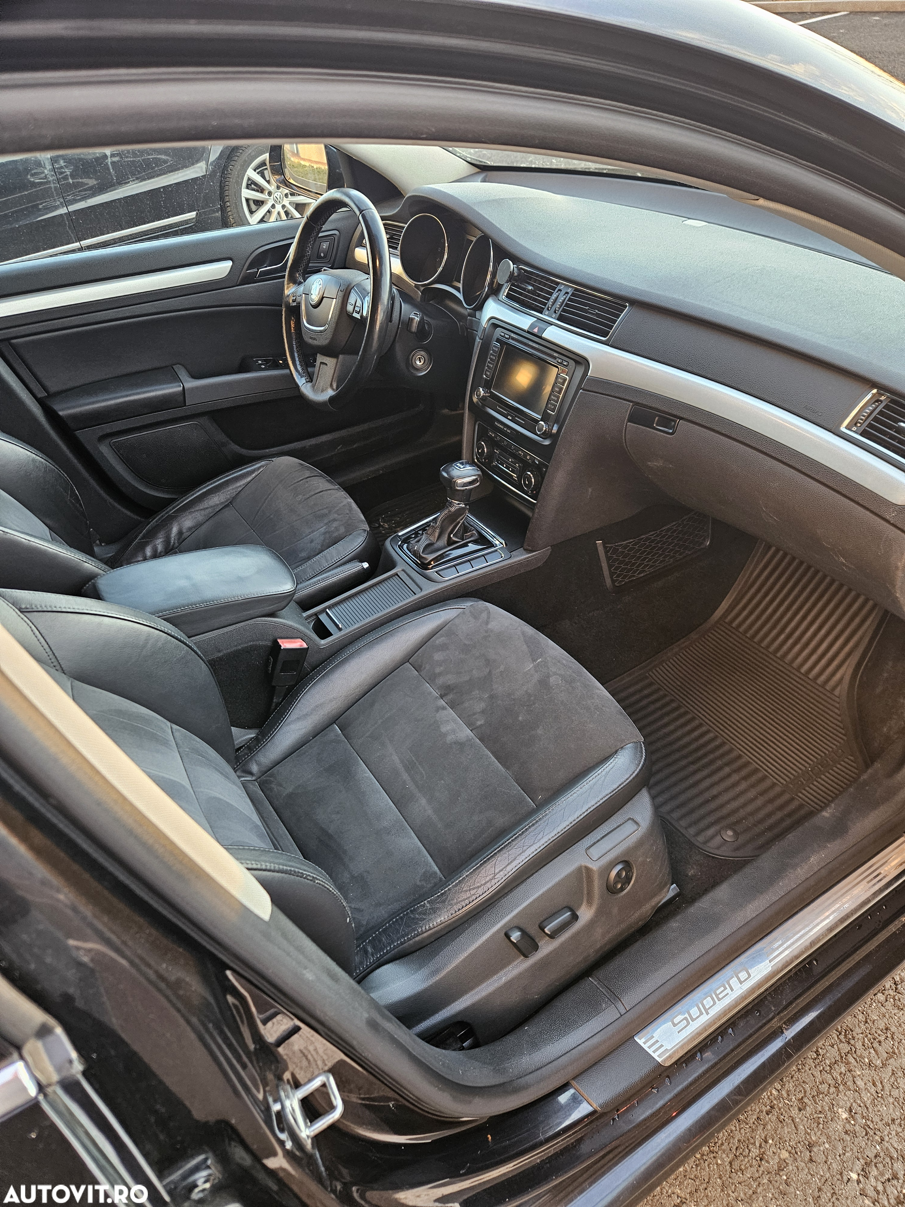 Skoda Superb Combi 2.0 TDI DSG Comfort - 6