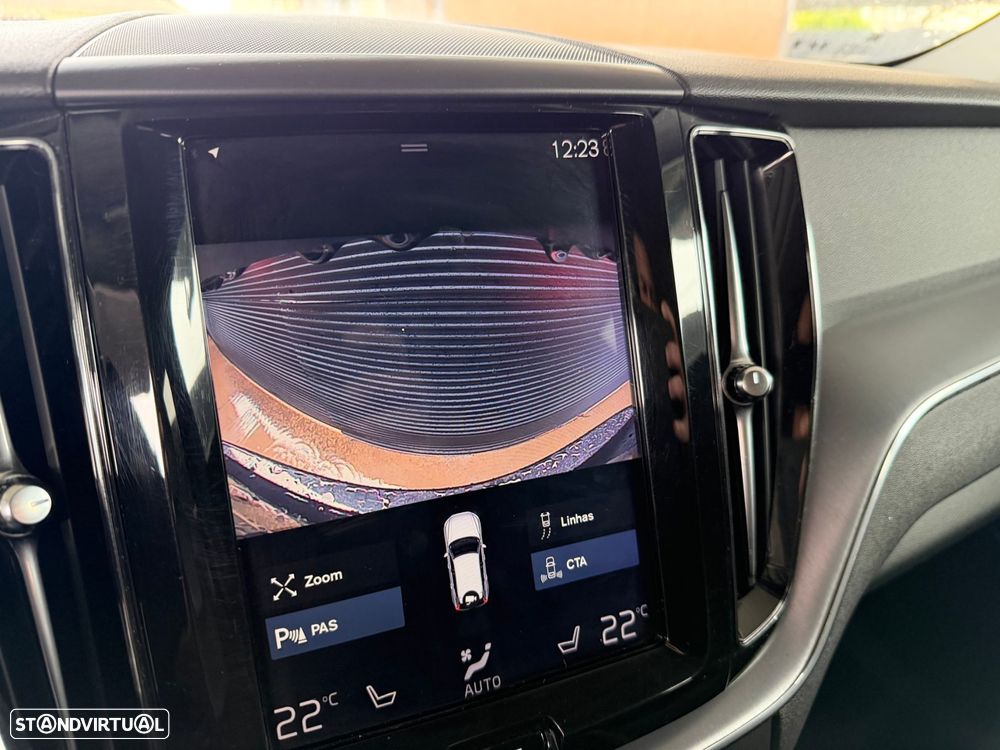 Volvo XC 60 2.0 D4 Momentum Plus Geartronic - 15