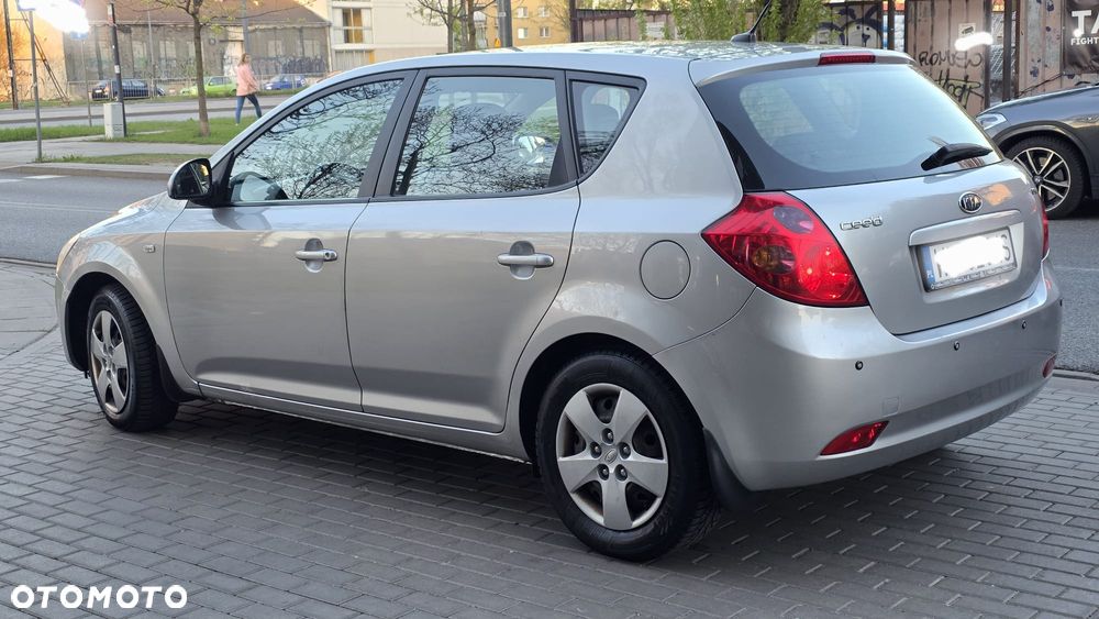 Kia Ceed 1.6 CRDi EX - 18