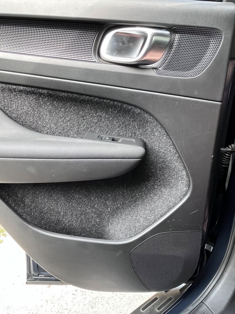VOLVO XC40 2020 — imagine 17
