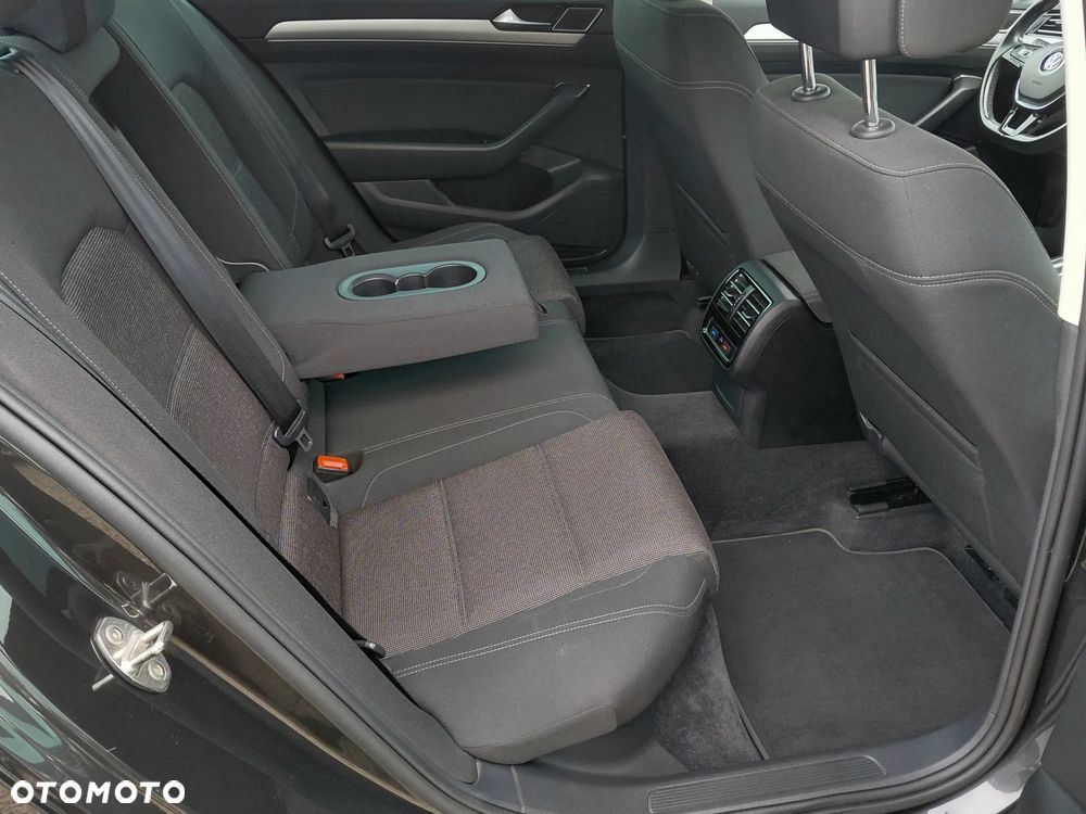 Volkswagen Passat 1.8 TSI BMT Comfortline DSG - 19