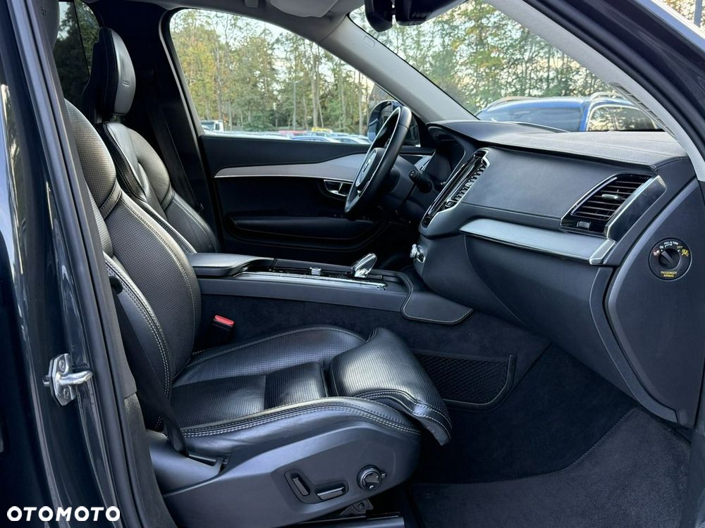 Volvo XC 90 - 23