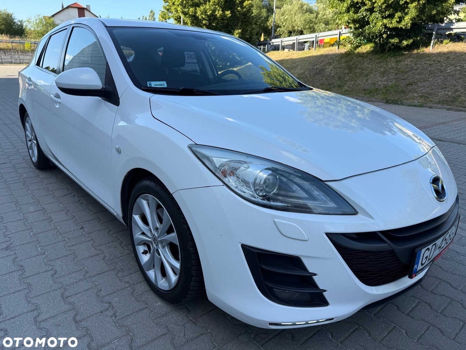 Mazda 3 2.0 Exclusive + - 2