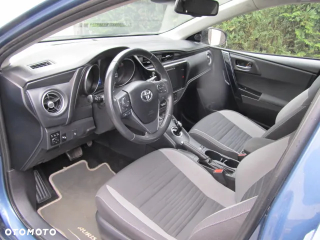 Toyota Auris Hybrid 135 Premium - 8