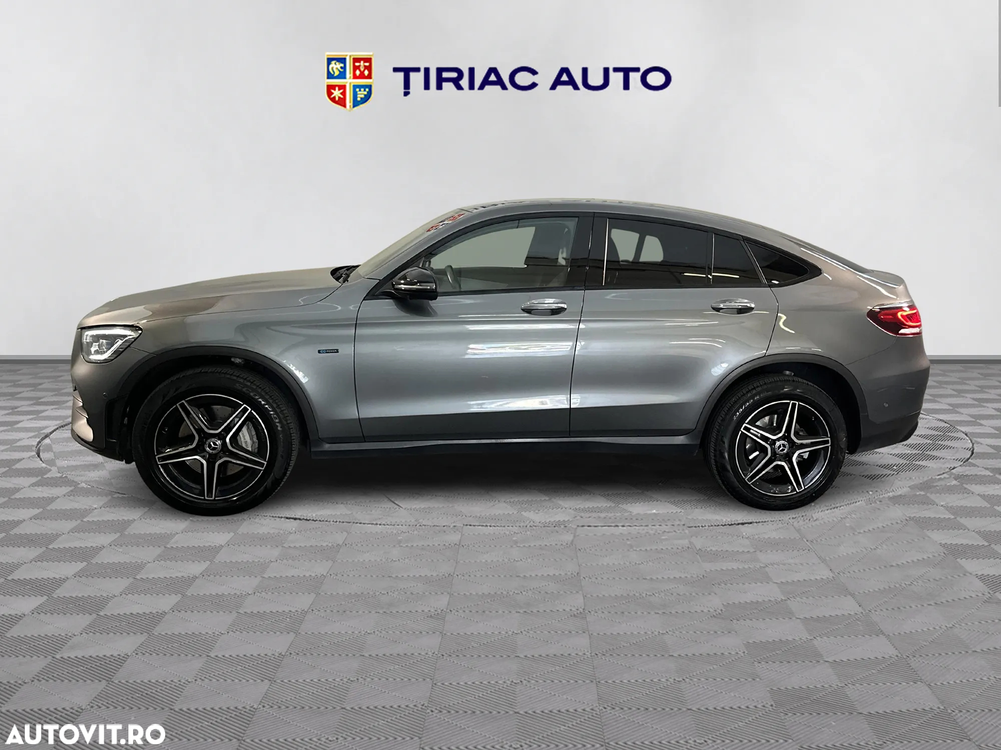 Mercedes-Benz GLC Coupe ver-300-e-4matic-9g--tronic-amg-line - 2