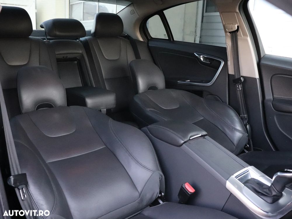 Volvo S60 D2 Geartronic Momentum - 25