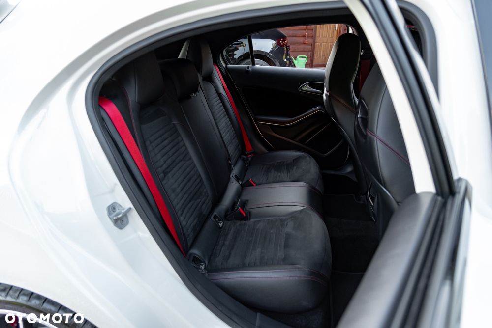 Mercedes-Benz Klasa A 250 Sport 7G-DCT - 24