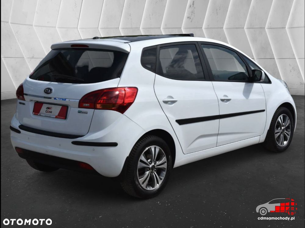 Kia Venga - 10
