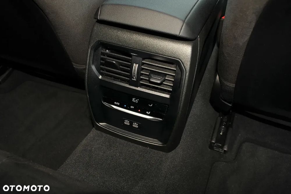 BMW Seria 3 318i M Sport - 22