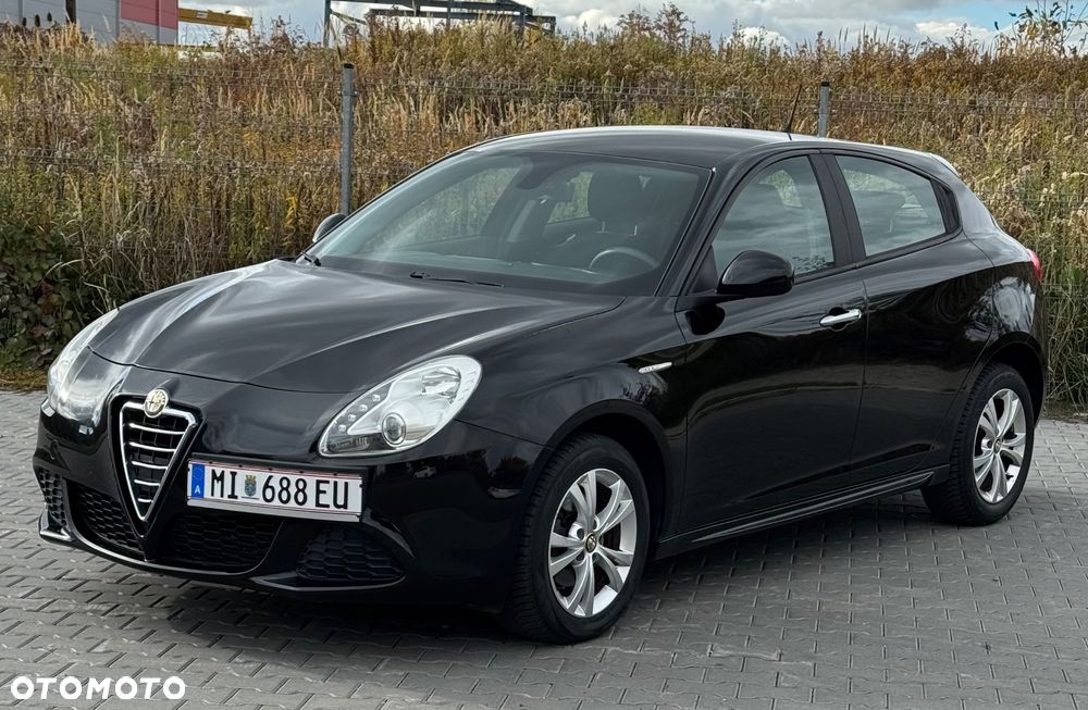 Alfa Romeo Giulietta 2012 photo 2