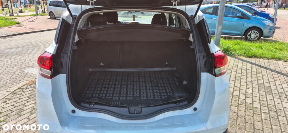 Renault Scenic - 8