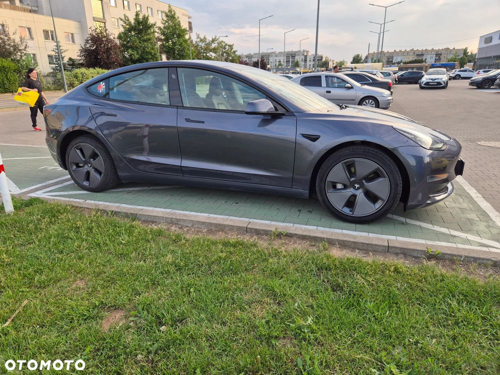 Tesla Model 3 Standard Hinterradantrieb - 2