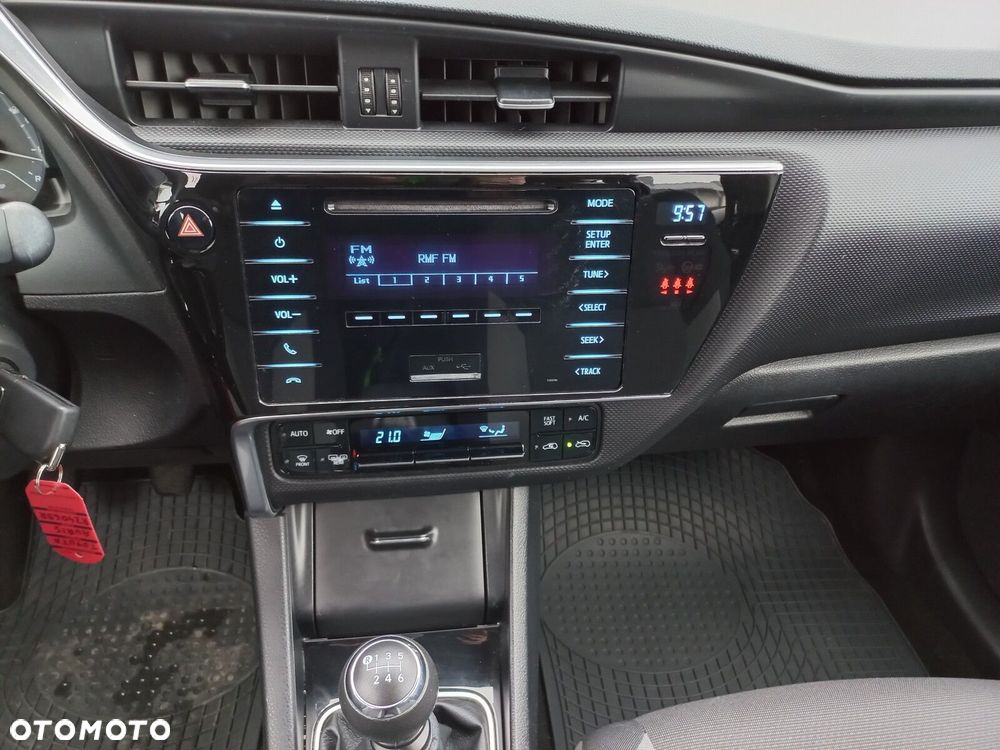 Toyota Auris - 13