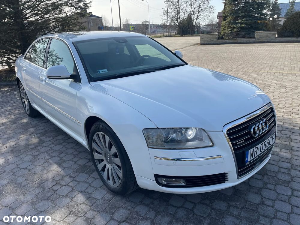 Audi A8 4.2 FSI Quattro - 1
