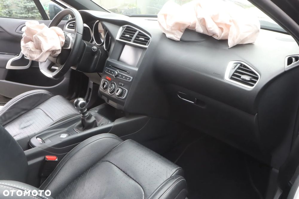 DS Automobiles DS 4 - 12