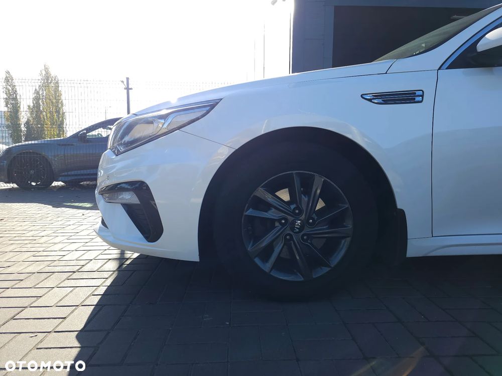 Kia Optima - 11