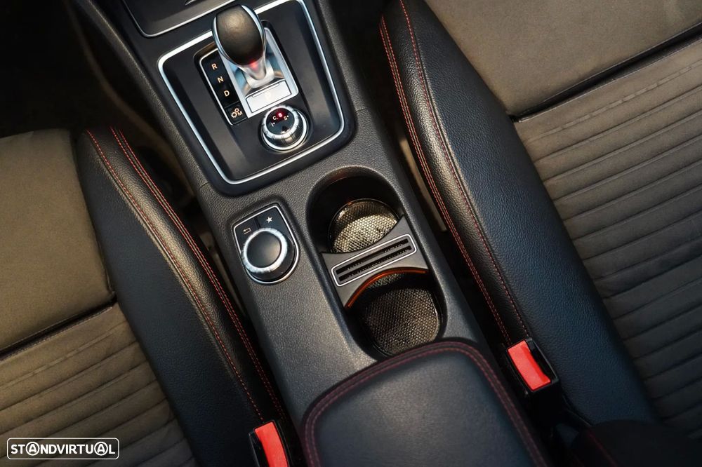 Mercedes-Benz A 45 AMG 4-Matic - 16