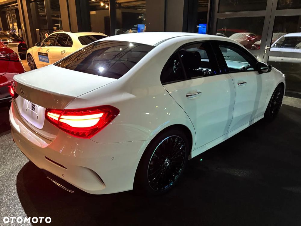 Mercedes-Benz Klasa A 200 AMG Line 7G-DCT - 3