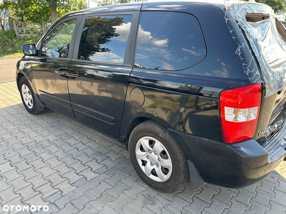 Kia Carnival - 2