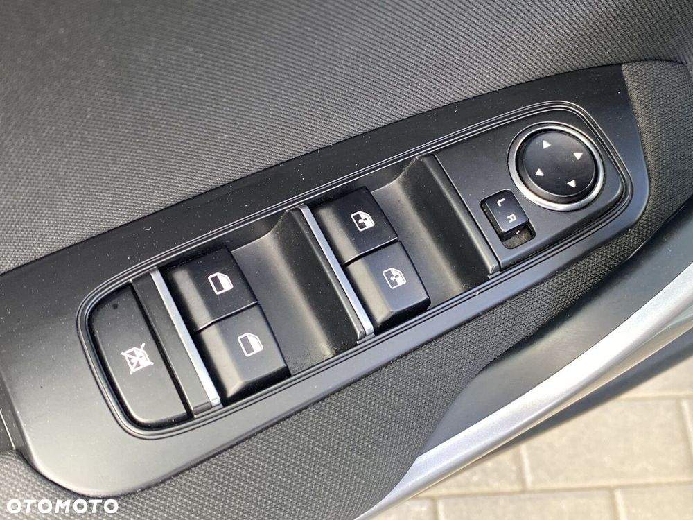 Kia Ceed - 16