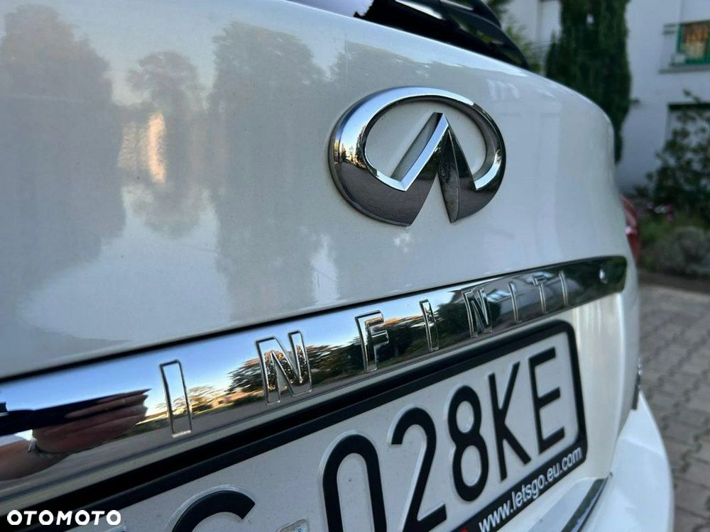 Infiniti FX - 12