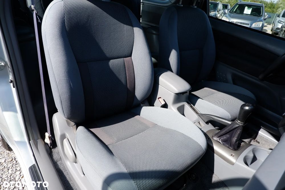 Toyota RAV4 D-4D 4x4 - 8