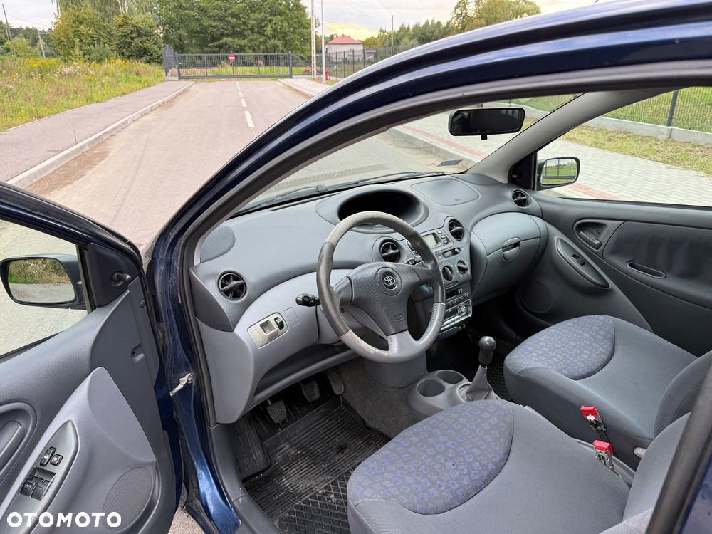 Toyota Yaris 1.0 Base - 11