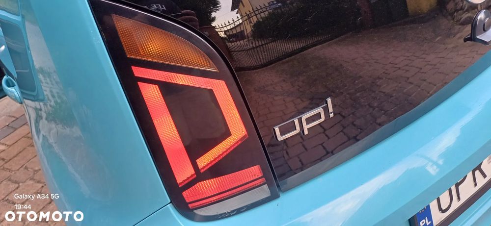 Volkswagen up! 1.0 Black Style - 24