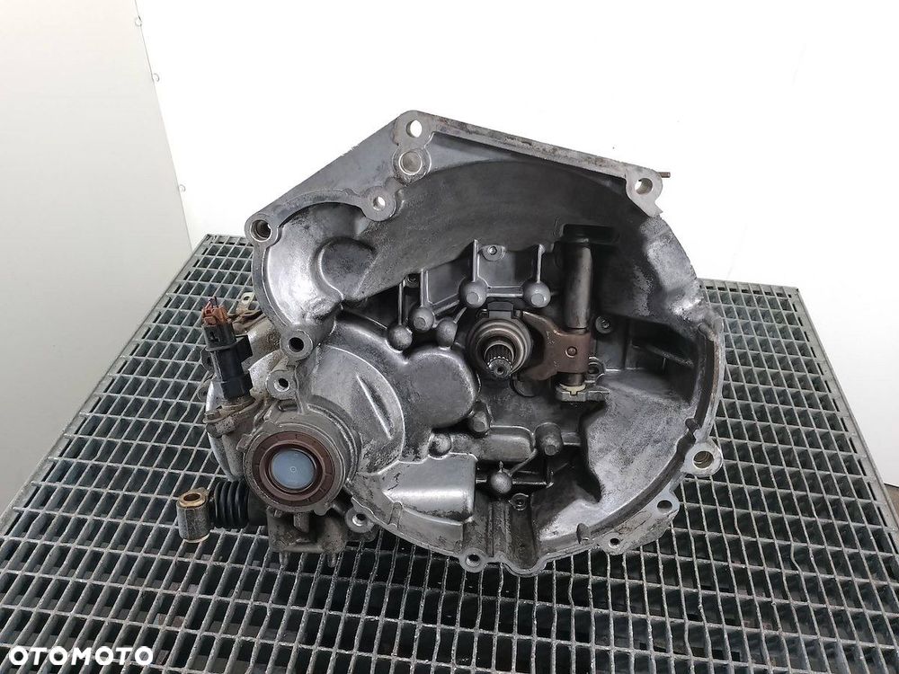 SKRZYNIA BIEGÓW MANUALNA TATA INDICA 26103804 1.4 SI - 1