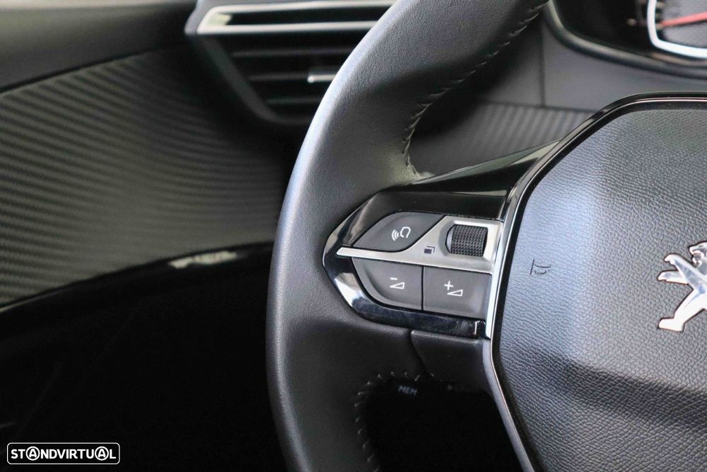 Peugeot 208 - 13