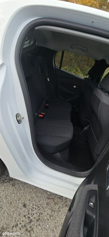 Peugeot 208 - 19