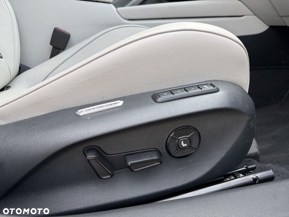 Volkswagen Passat - 14
