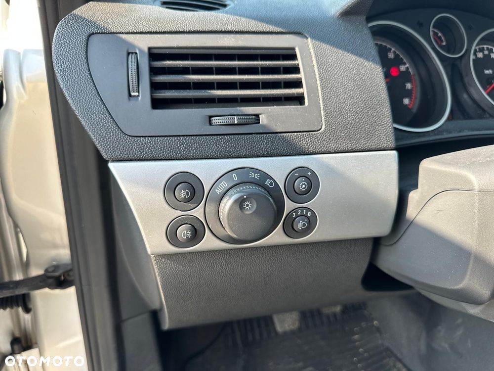 Opel Astra 1.8 Edition Plus - 27