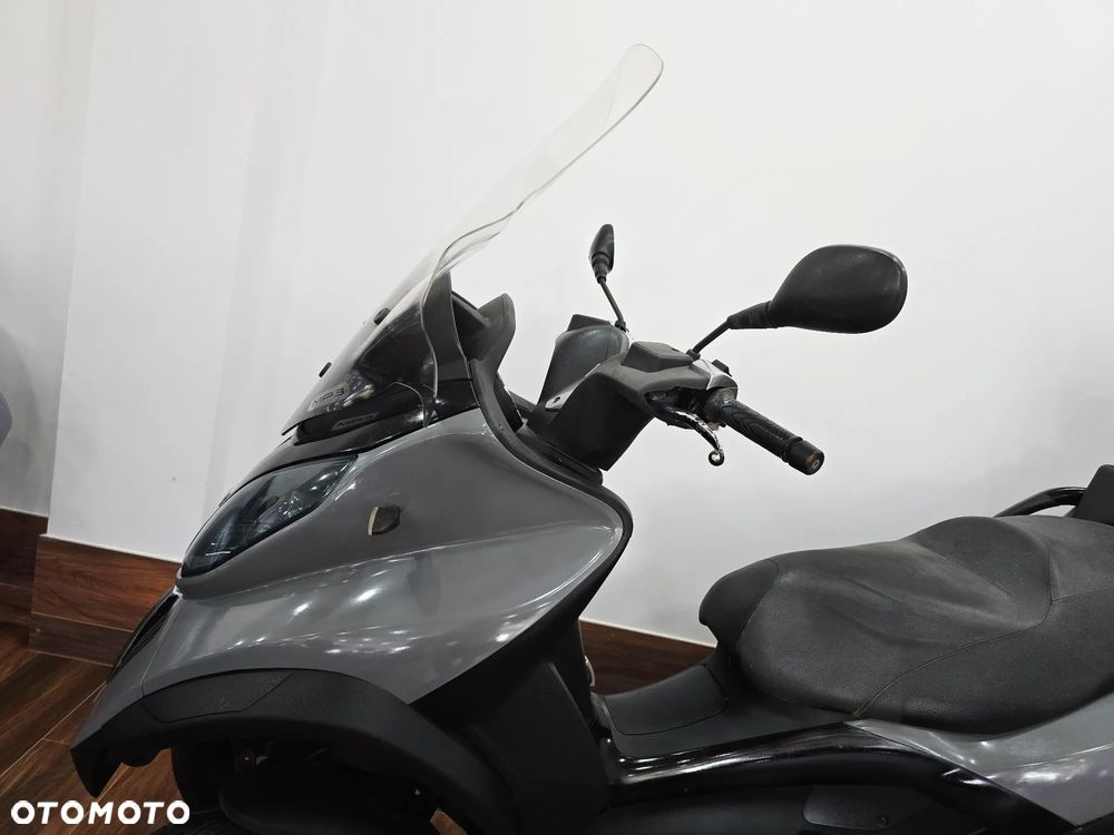 Piaggio MP-3 - 7