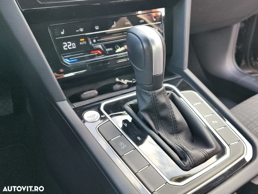 Volkswagen Passat - 12