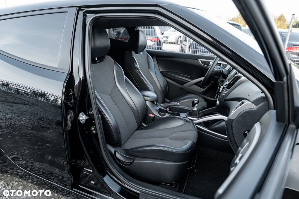 Hyundai Veloster 1.6 Premium - 30