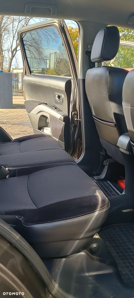 Mitsubishi Outlander 2.2 DID Intense EU5 - 17