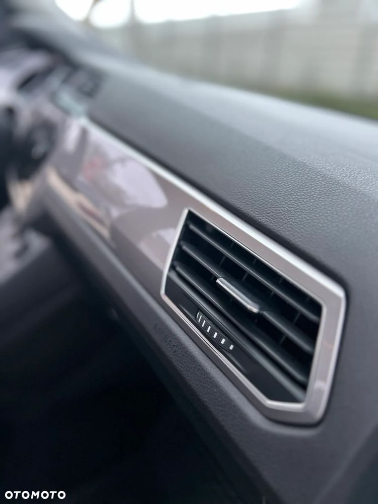 Volkswagen Touran 1.5 TSI EVO Trendline - 25