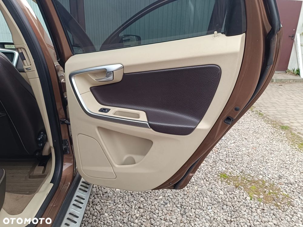 Volvo XC 60 DRIVe R Design - 30