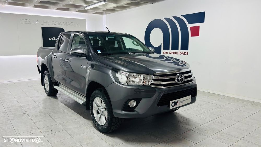 Toyota Hilux 2.4 D-4D 2WD CD Tracker - 1