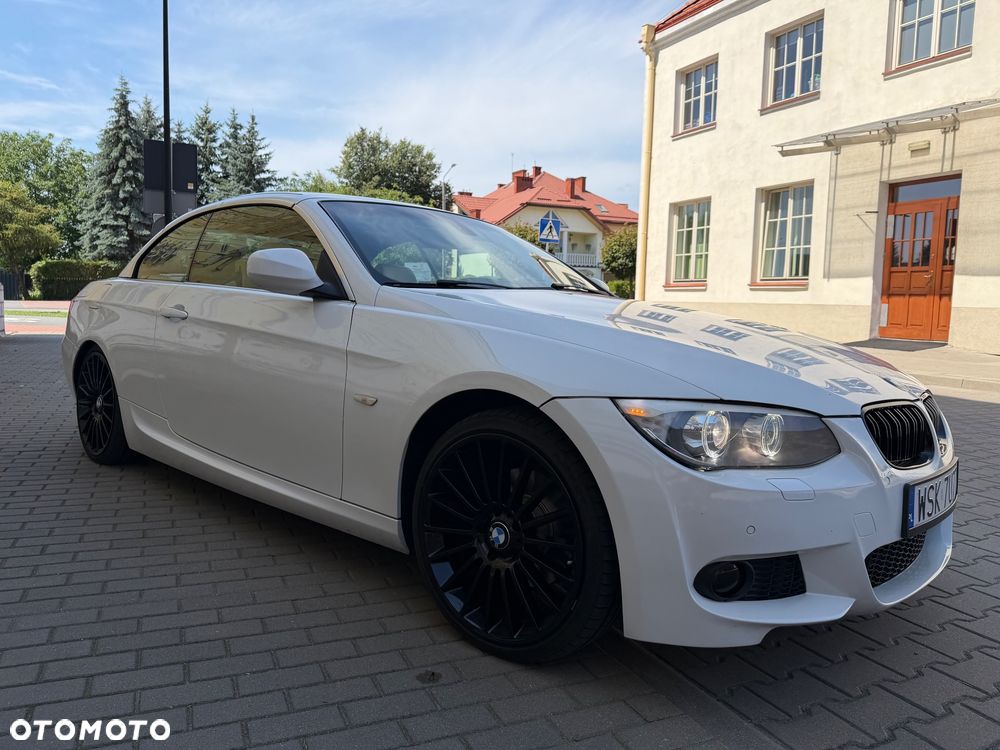 BMW Seria 3 330i - 9