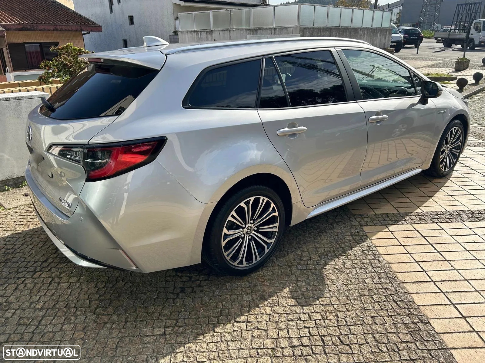 Toyota Corolla Touring Sports 1.8 Hybrid Comfort+P.Sport - 4