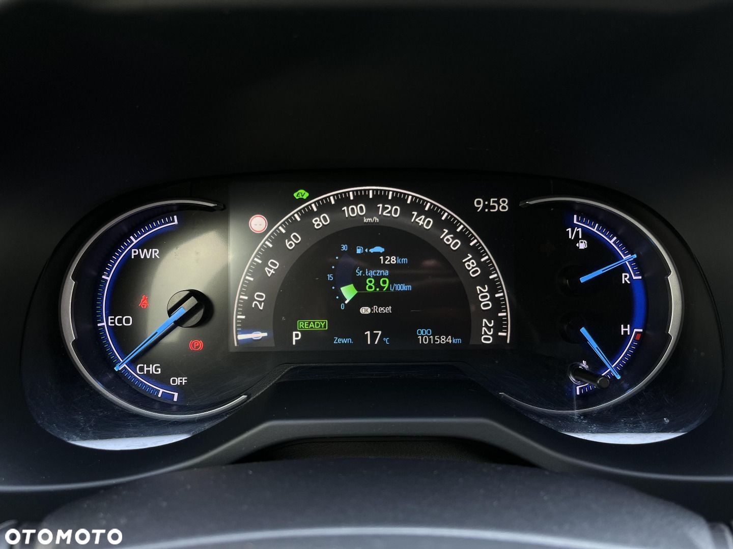 Toyota RAV4 - 11