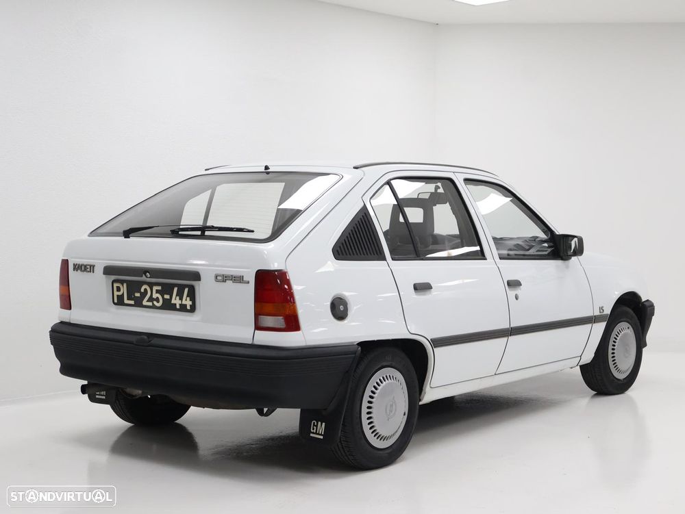 Opel Kadett 1.2 LS - 2