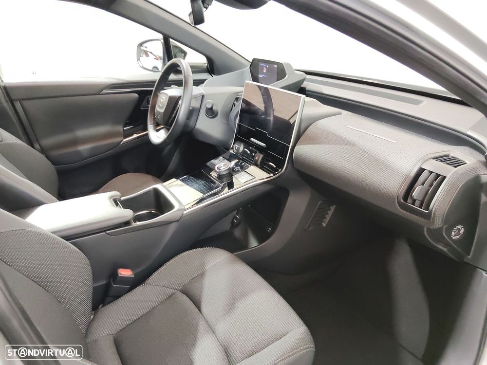 Toyota bZ4X - 8