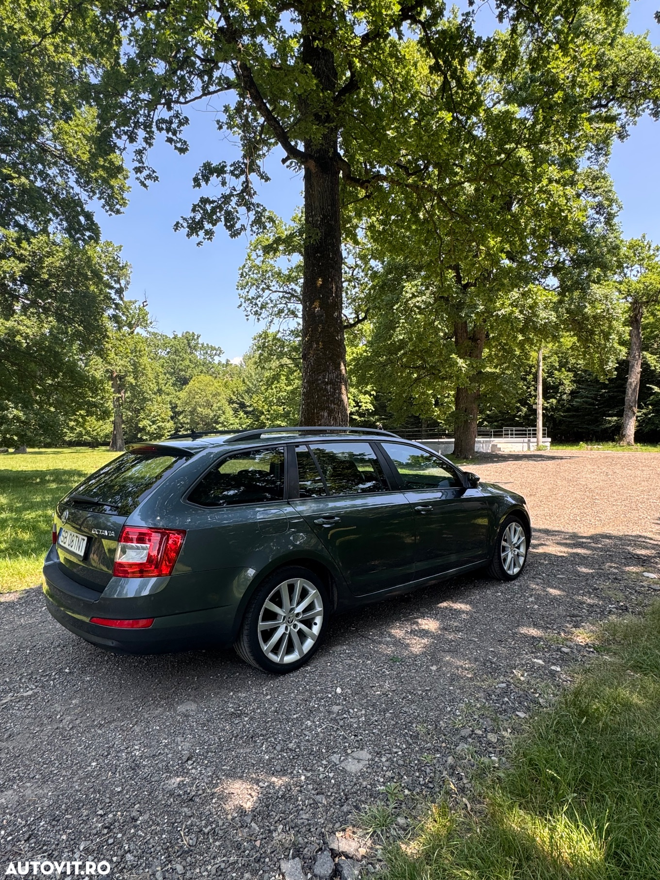Skoda Octavia 2.0 TDI DSG Ambition - 4