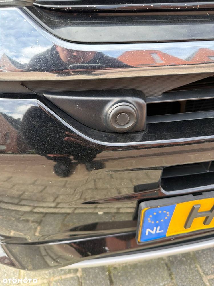 Mitsubishi Outlander Instyle NAVI + - 21