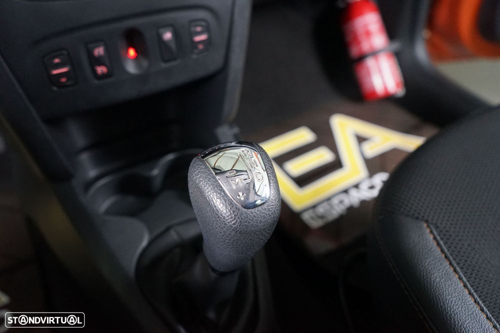 Dacia Sandero Stepway TCe 90 Easy-R S&S Celebration - 29