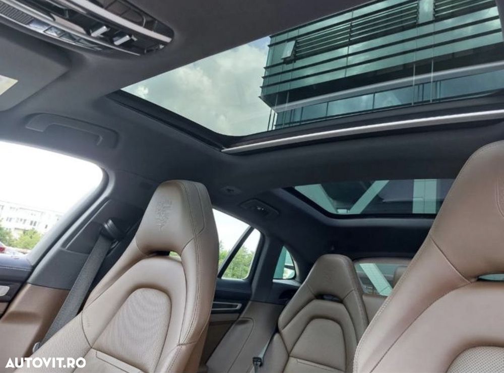 Porsche Panamera 4 - 25