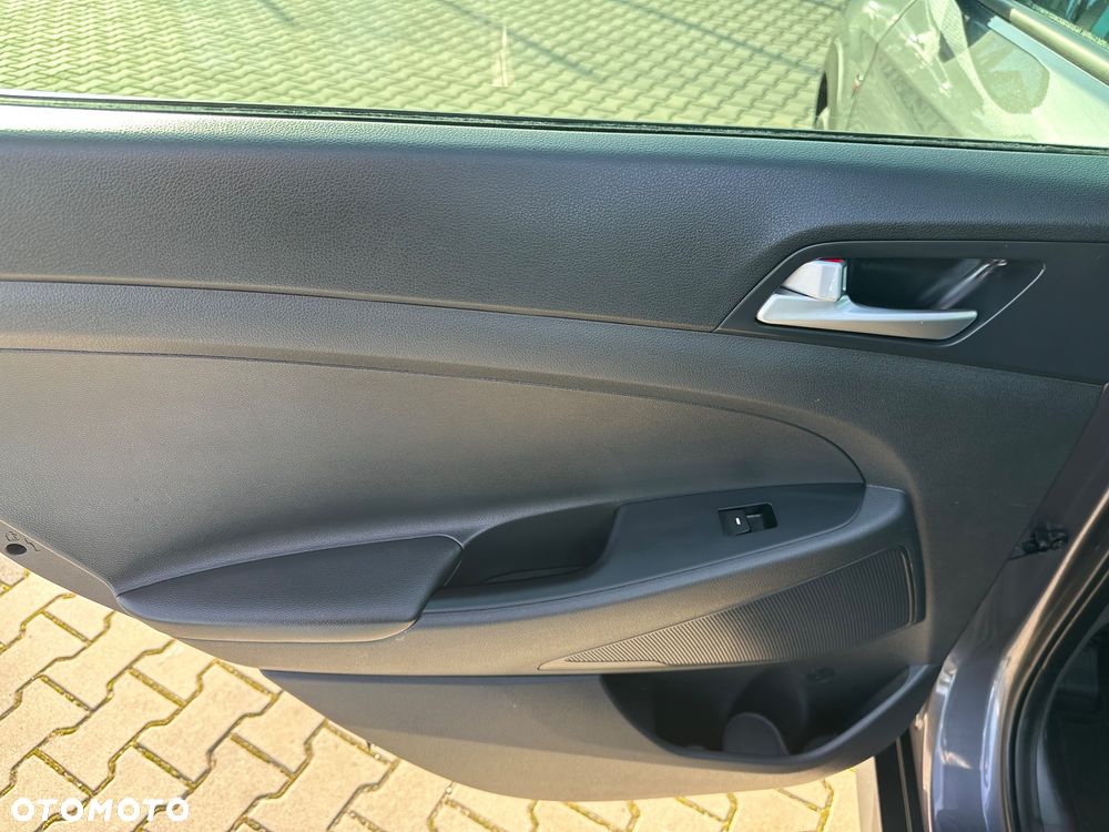 Hyundai Tucson blue 1.7 CRDi 2WD Intro Edition - 19